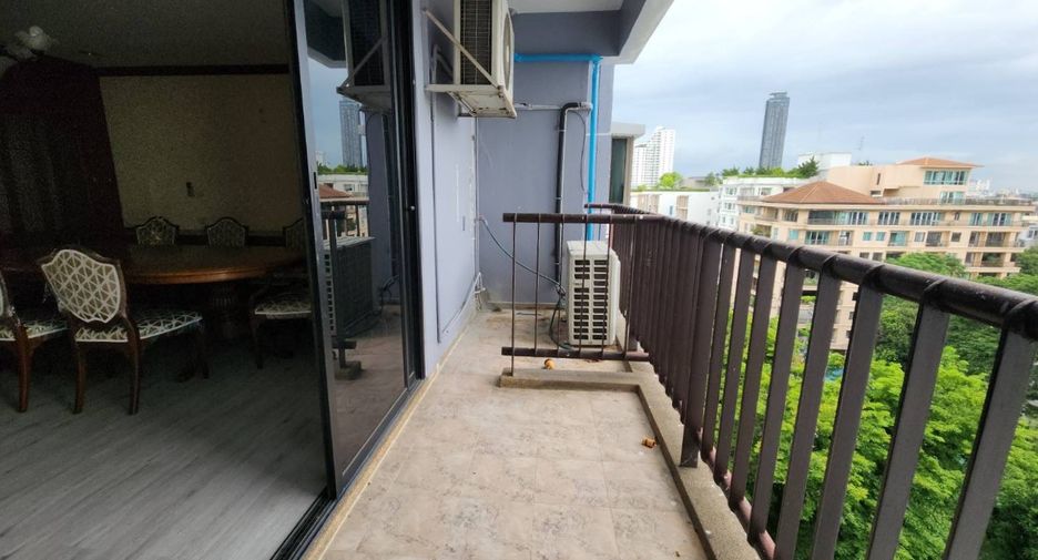 Condo en alquiler de 3 habitaciones en Watthana, Bangkok