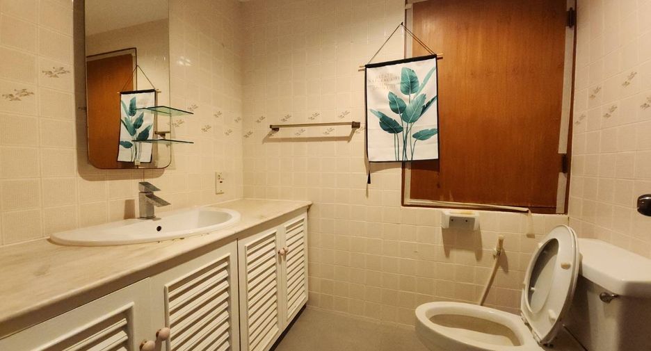 Condo en alquiler de 3 habitaciones en Watthana, Bangkok