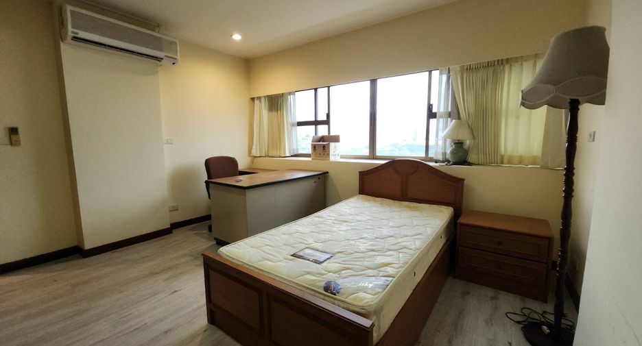 Condo en alquiler de 3 habitaciones en Watthana, Bangkok