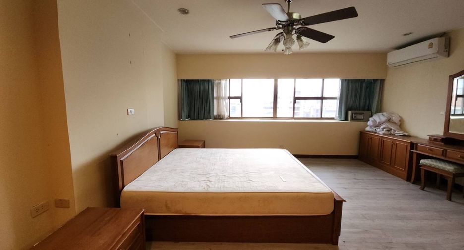 Condo en alquiler de 3 habitaciones en Watthana, Bangkok