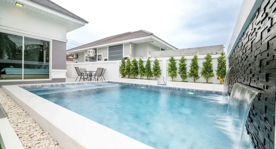 For sale 3 bedrooms villa in Bang Lamung, Chonburi