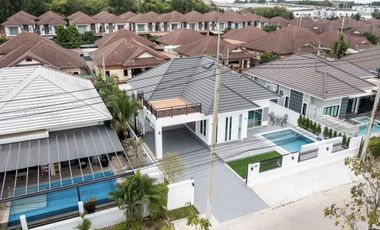 For sale 3 bedrooms villa in Bang Lamung, Chonburi