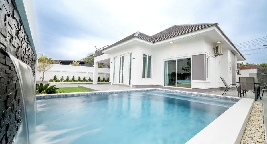 For sale 3 bedrooms villa in Bang Lamung, Chonburi