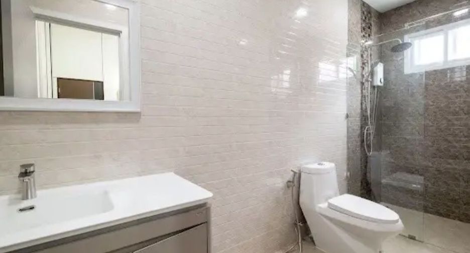 For sale 3 bedrooms villa in Bang Lamung, Chonburi