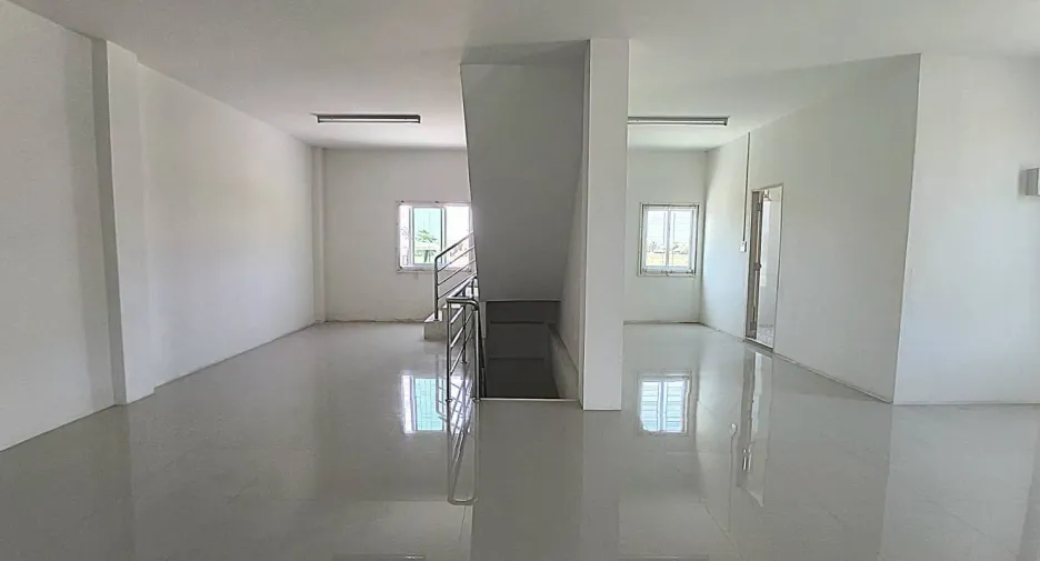 出售 3 卧室 联排别墅 在 Chaloem Phra Kiat, Saraburi