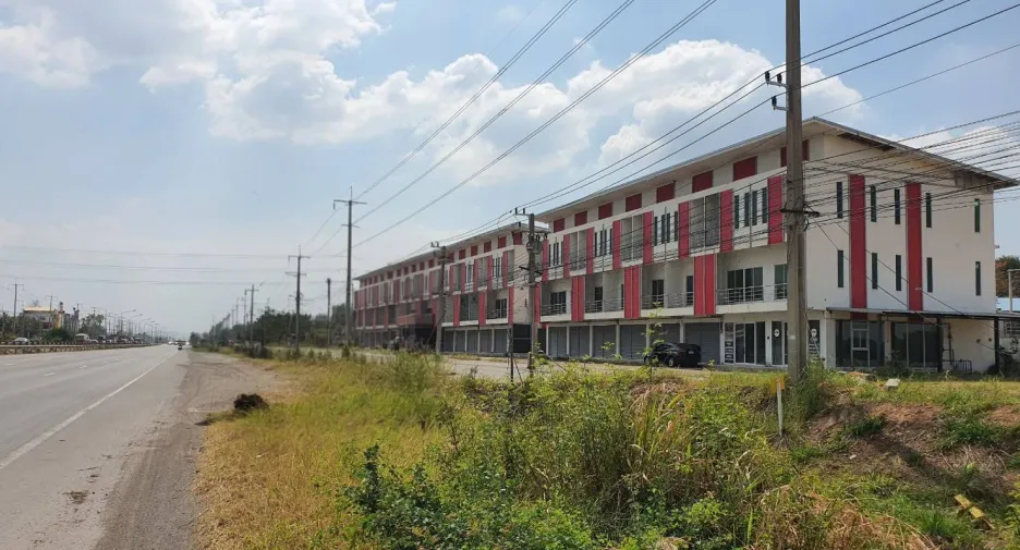 出售 3 卧室 联排别墅 在 Chaloem Phra Kiat, Saraburi