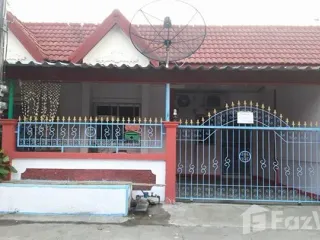 For sale 2 bedrooms townhouse in Si Maha Phot, Prachin Buri