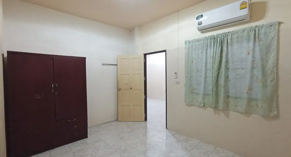 For sale 2 bedrooms townhouse in Si Maha Phot, Prachin Buri