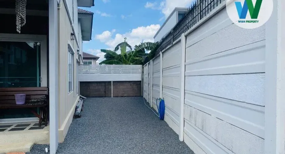 For sale 3 bedrooms house in Mueang Pathum Thani, Pathum Thani