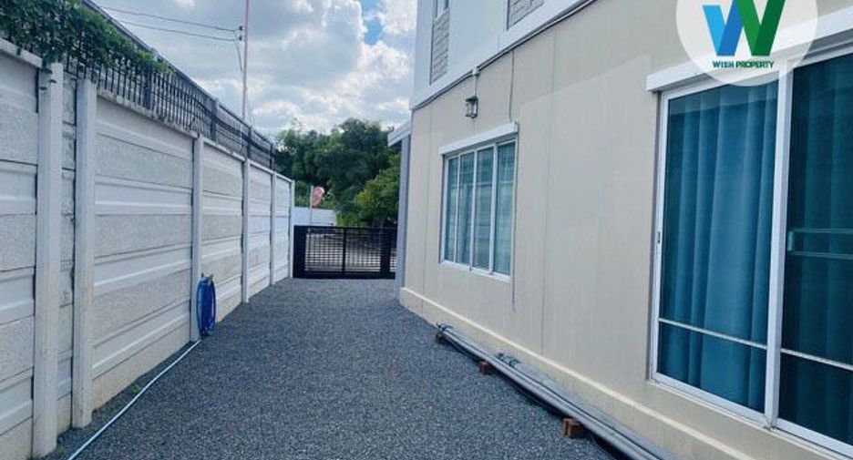 For sale 3 bedrooms house in Mueang Pathum Thani, Pathum Thani