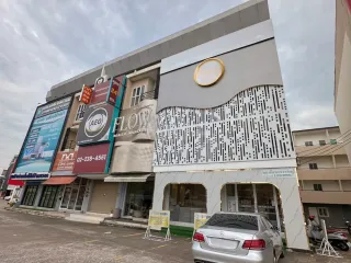 Local comercial en venta de 3 habitaciones en Mueang Chanthaburi, Chanthaburi