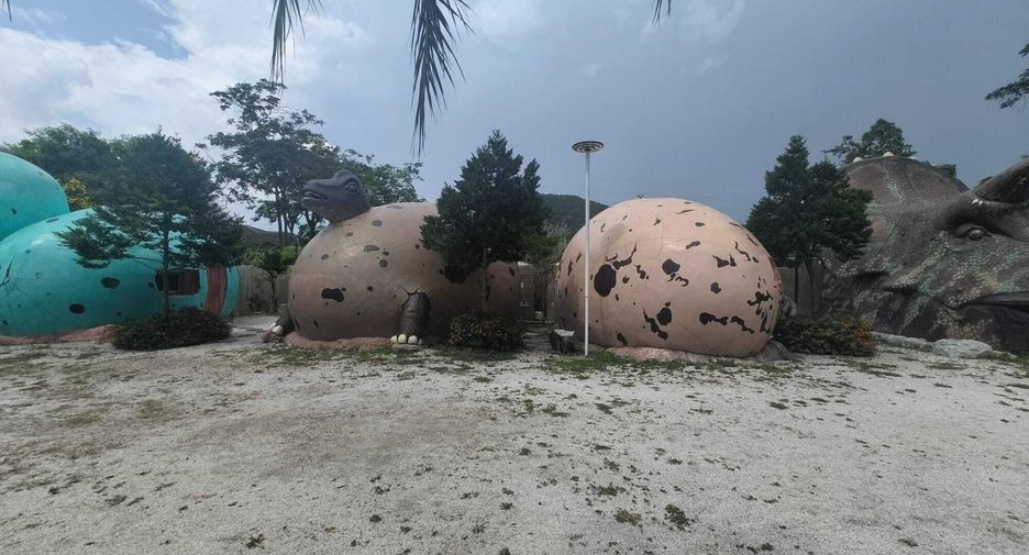 Hotel en venta de 4 habitaciones en Sattahip, Chonburi