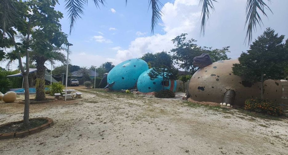 Hotel en venta de 4 habitaciones en Sattahip, Chonburi