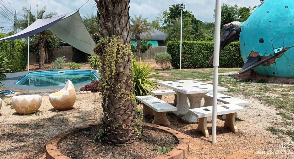 Hotel en venta de 4 habitaciones en Sattahip, Chonburi