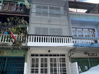 For rent 3 bedrooms townhouse in Phra Khanong, Bangkok