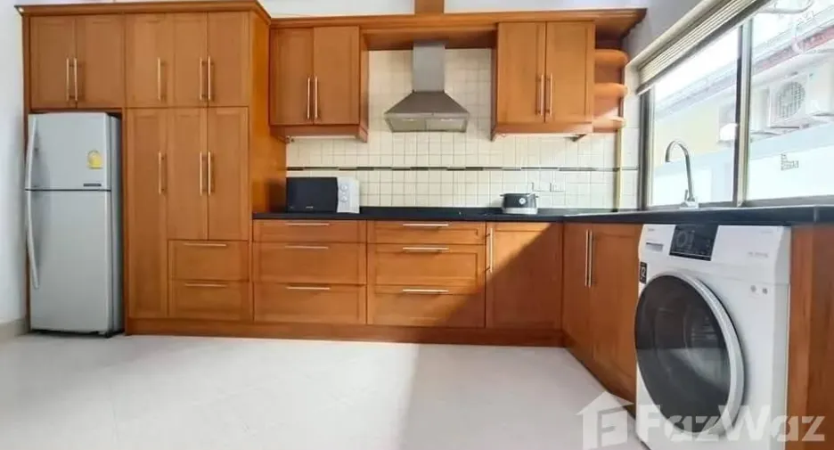 Casa en alquiler de 3 habitaciones en Bang Lamung, Chonburi