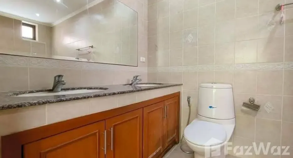 Casa en alquiler de 3 habitaciones en Bang Lamung, Chonburi