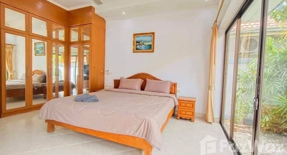 Casa en alquiler de 3 habitaciones en Bang Lamung, Chonburi