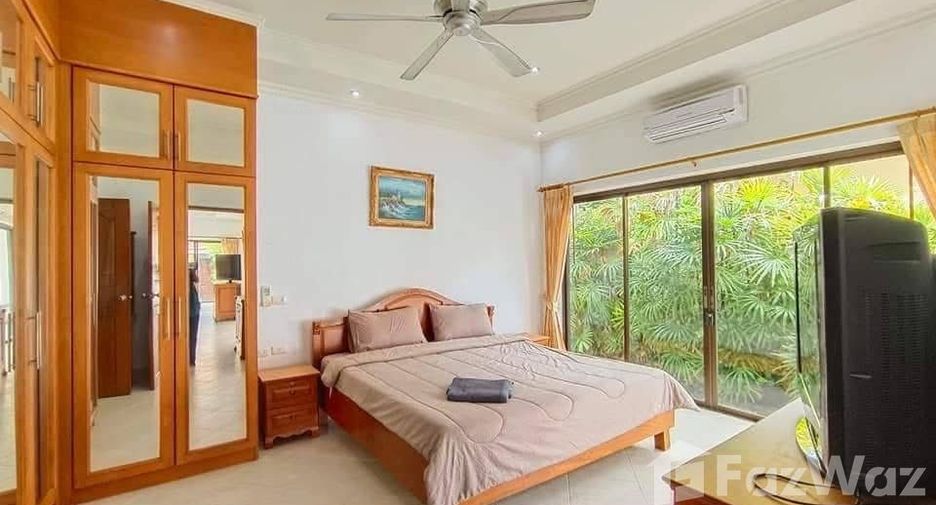 Casa en alquiler de 3 habitaciones en Bang Lamung, Chonburi