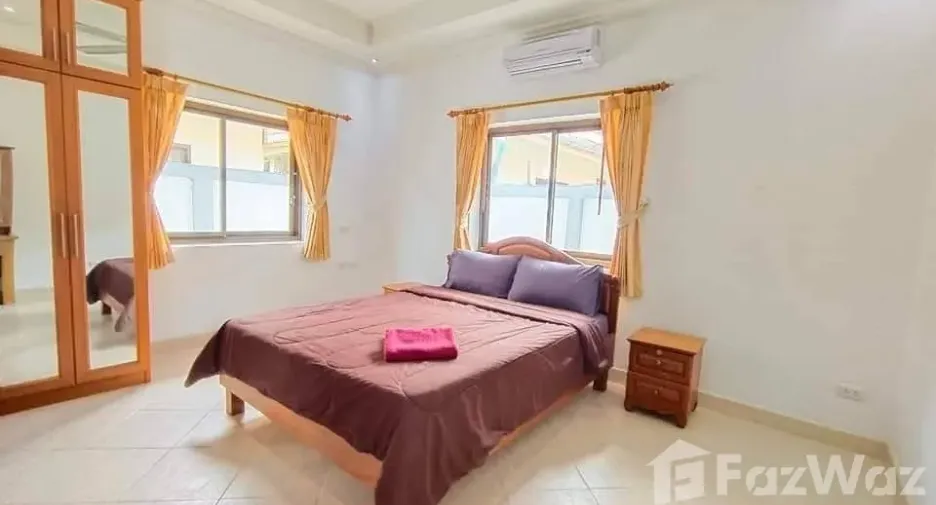 Casa en alquiler de 3 habitaciones en Bang Lamung, Chonburi
