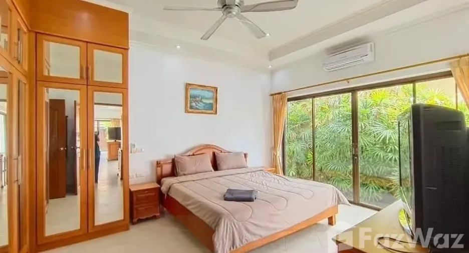 Casa en alquiler de 3 habitaciones en Bang Lamung, Chonburi