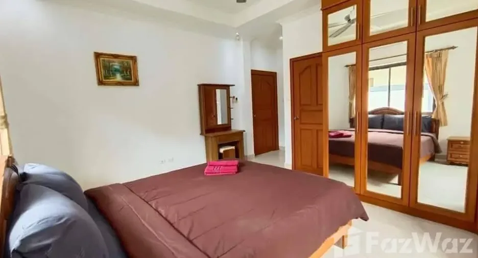 Casa en alquiler de 3 habitaciones en Bang Lamung, Chonburi