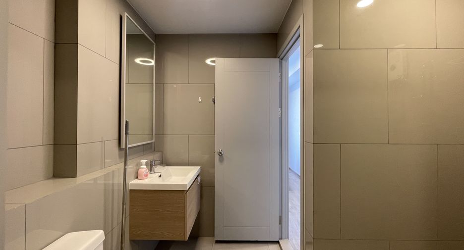 For rent 2 bedrooms condo in Bang Sue, Bangkok