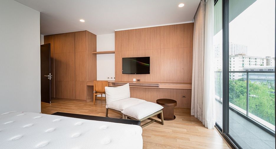For rent 4 bedrooms condo in Suan Luang, Bangkok