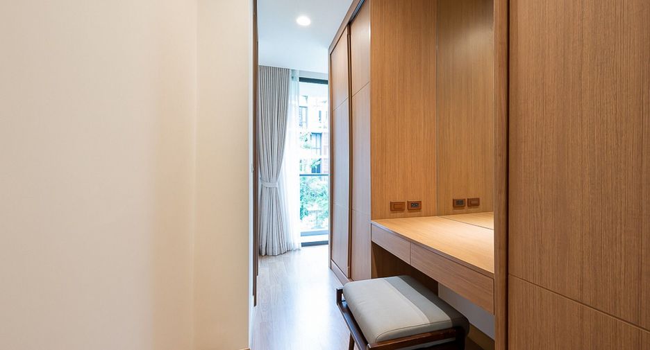 For rent 4 bedrooms condo in Suan Luang, Bangkok