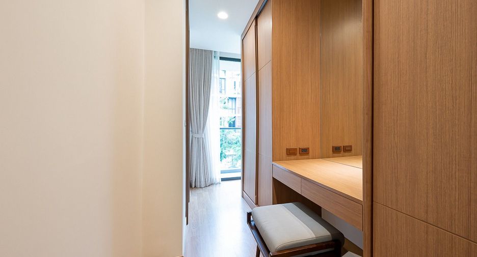 For rent 4 bedrooms condo in Suan Luang, Bangkok
