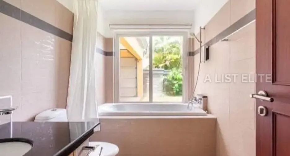 Haus zur Miete mit 4 Zimmer in Bang Lamung, Chonburi