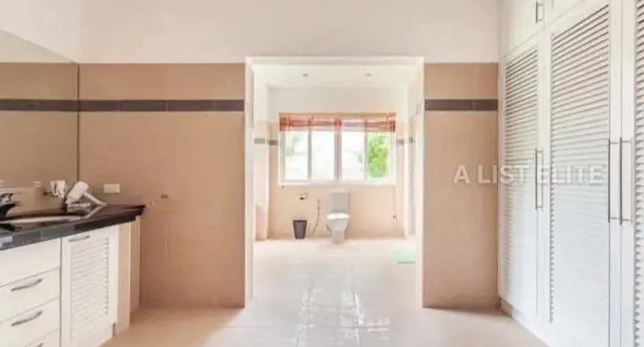 Haus zur Miete mit 4 Zimmer in Bang Lamung, Chonburi