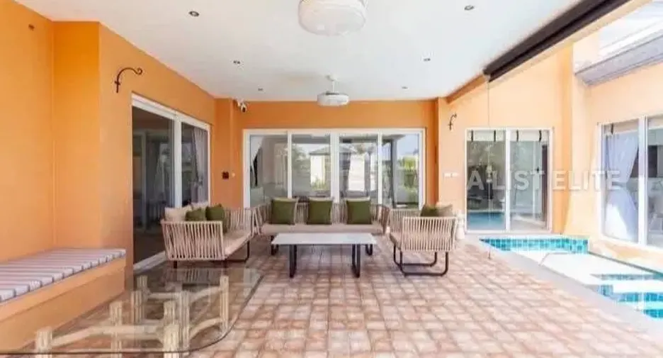 Haus zur Miete mit 4 Zimmer in Bang Lamung, Chonburi
