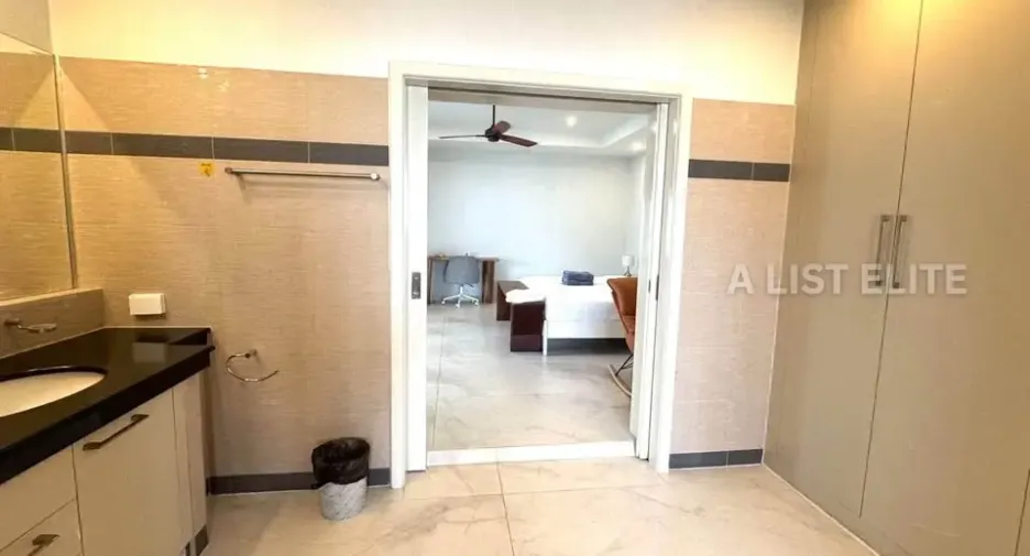Haus zur Miete mit 5 Zimmer in Bang Lamung, Chonburi