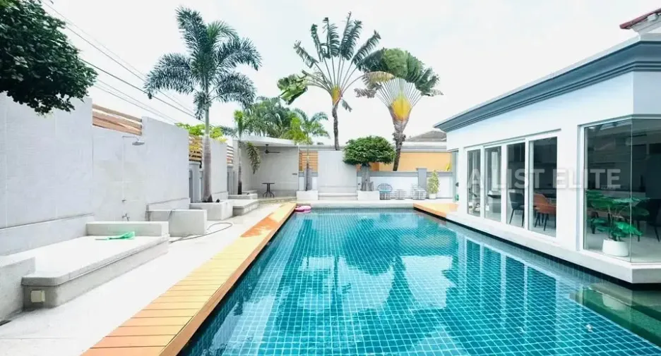 Haus zur Miete mit 5 Zimmer in Bang Lamung, Chonburi