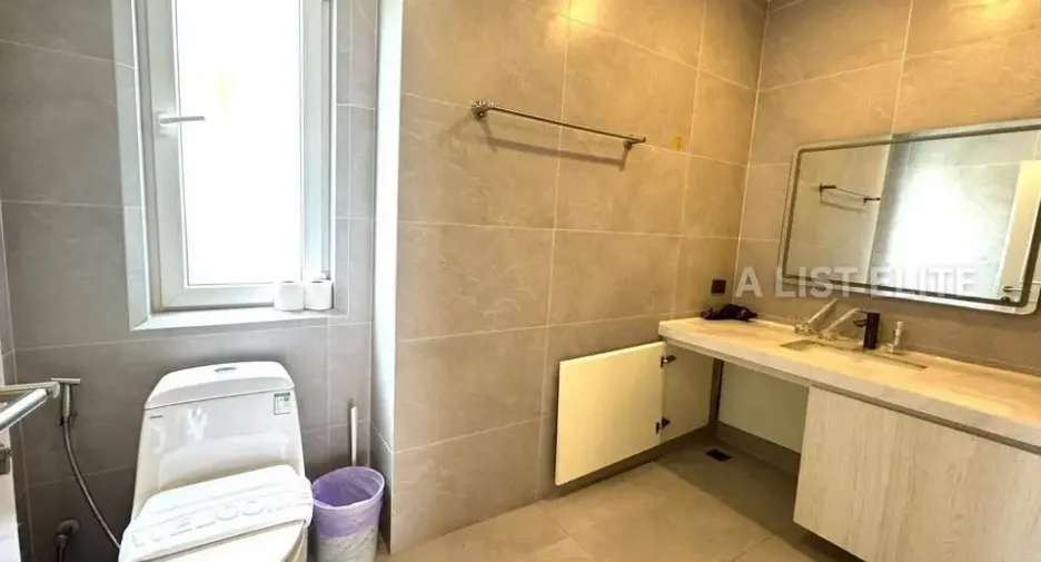 Haus zur Miete mit 5 Zimmer in Bang Lamung, Chonburi