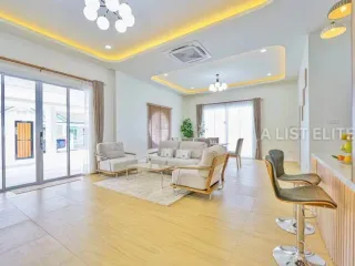 Haus zur Miete mit 3 Zimmer in Bang Lamung, Chonburi