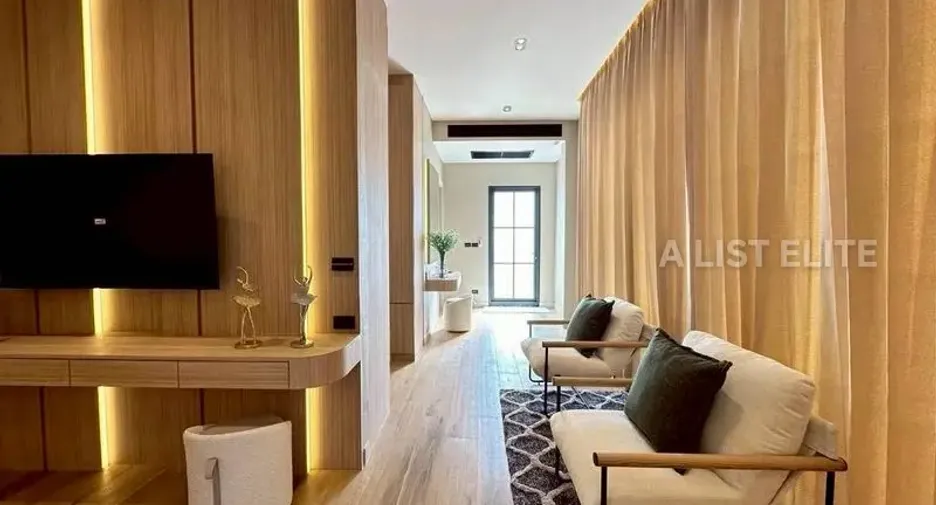 For sale 5 bedrooms house in Bang Lamung, Chonburi
