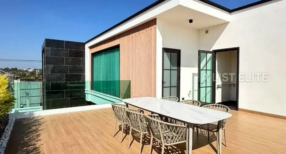 For sale 5 bedrooms house in Bang Lamung, Chonburi