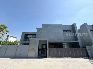 For Rent 4 Bedroom House In Bang Lamung, Chonburi