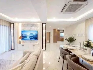 Haus zur Miete mit 5 Zimmer in Bang Lamung, Chonburi
