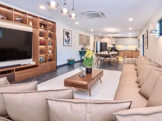 Haus zur Miete mit 5 Zimmer in Bang Lamung, Chonburi