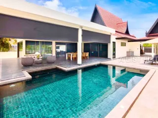 Haus zur Miete mit 5 Zimmer in Bang Lamung, Chonburi