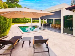 Haus zur Miete mit 5 Zimmer in Bang Lamung, Chonburi