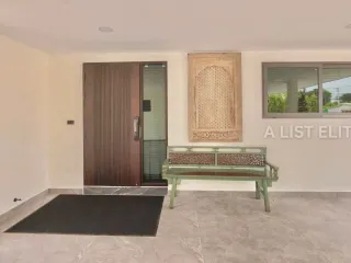 Haus zur Miete mit 5 Zimmer in Bang Lamung, Chonburi