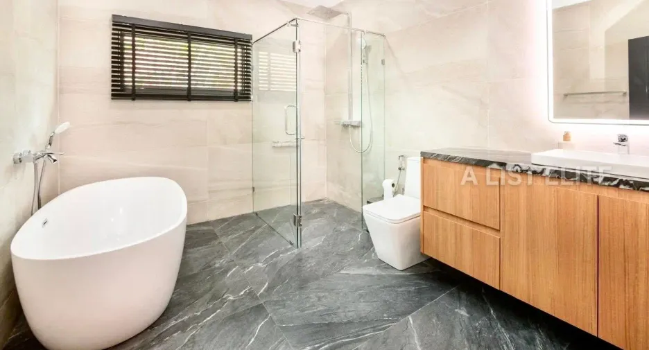 For rent 5 bedrooms house in Bang Lamung, Chonburi