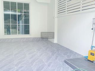 For sale 2 bedrooms townhouse in Thanyaburi, Pathum Thani