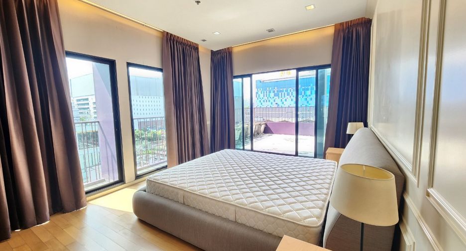 For rent 2 bedrooms condo in Khlong Toei, Bangkok