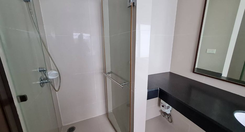 For rent 2 ベッドルーム condo in Watthana, Bangkok