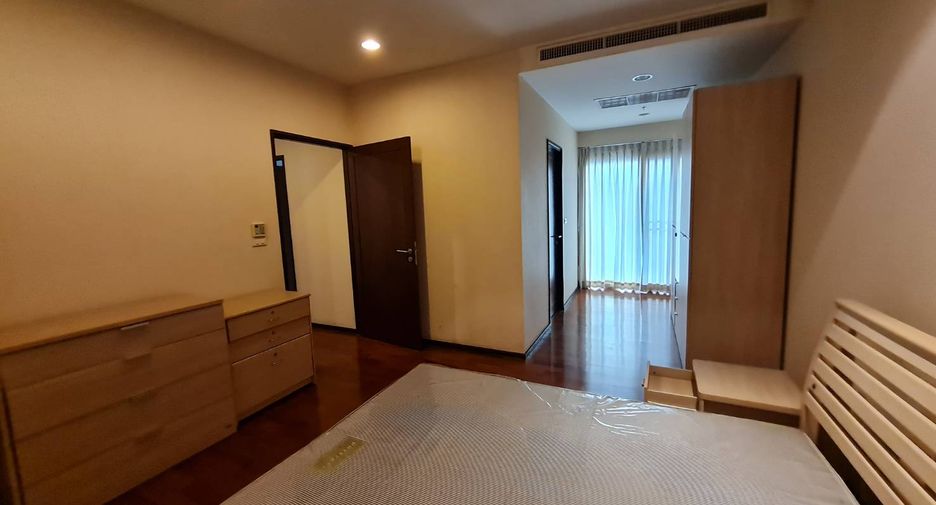 For rent 2 ベッドルーム condo in Watthana, Bangkok